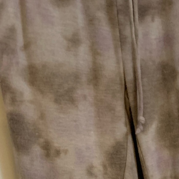 Cold-shoulder pant set pant styling complete the look of casual chic NWT - Picture 10 of 12